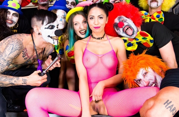 CrowdBondage, PornDoePremium - Julia De Lucia - Intense clown BDSM group torture with gorgeous Romanian Julia De Lucia (2018/FullHD/2.22 GB)